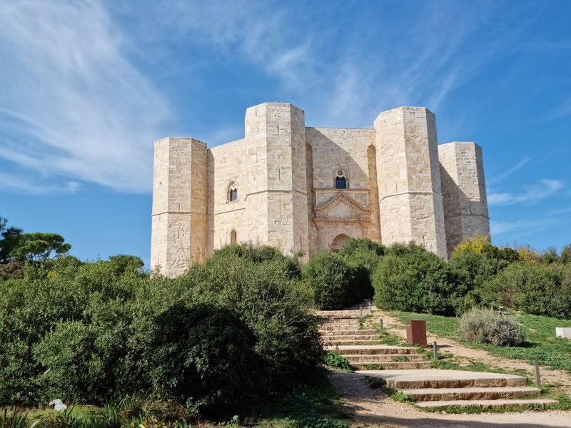Castel del Monte, Puglia Castel del Monte, Puglia
