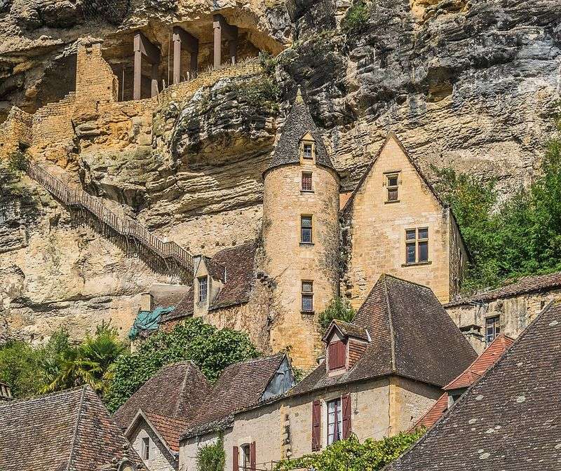 Castles Were Expensive to Build and Maintain Castles Were Expensive to Build and Maintain