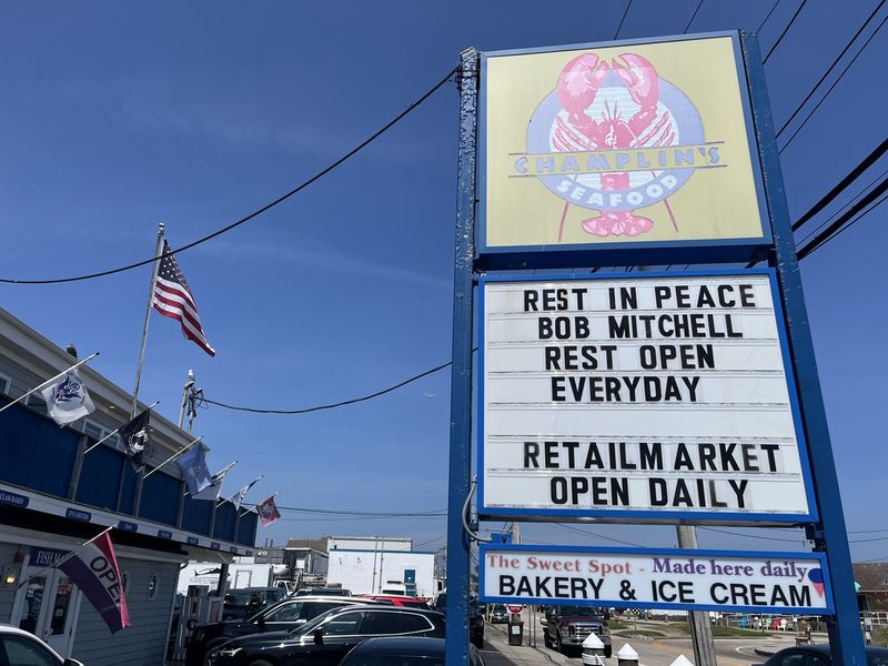 Champlin's Seafood style stop, South Coast, MA Champlin's Seafood style stop, South Coast, MA