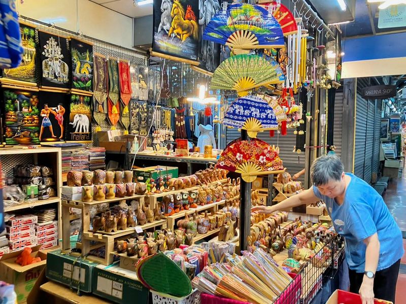 Chatuchak Weekend Market, Bangkok, Thailand Chatuchak Weekend Market, Bangkok, Thailand