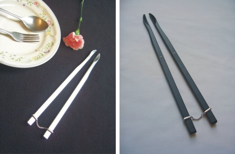 China: Chopsticks Should Never Be Stuck Upright in Rice