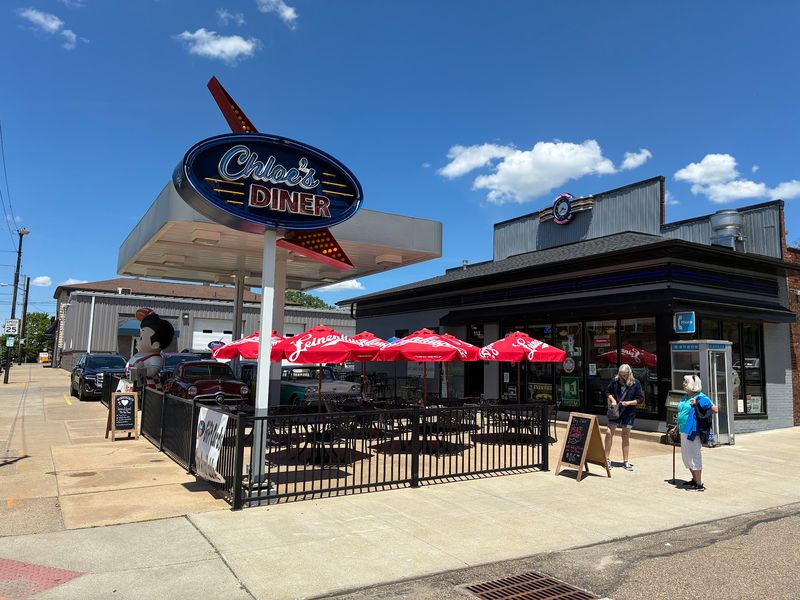 Chloe's Diner at a Glance