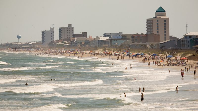 Choose solitude, services, or a slower conventional beach Choose solitude, services, or a slower conventional beach