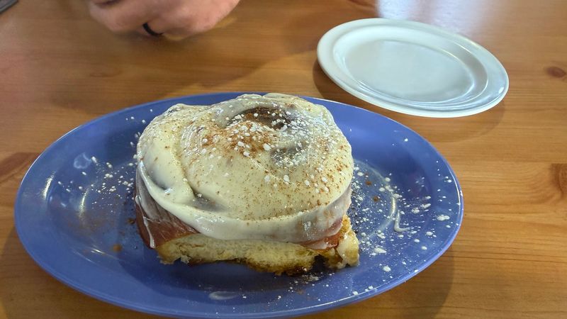 Cinnamon Rolls Worth Waking Up Early For Cinnamon Rolls Worth Waking Up Early For