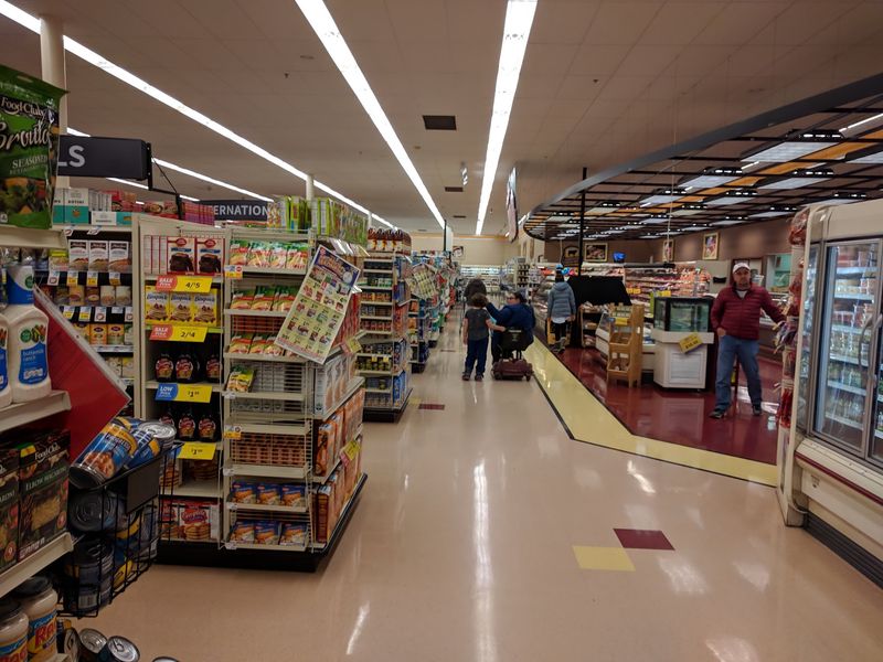 Clean Aisles and Well-Stocked Shelves Clean Aisles and Well-Stocked Shelves