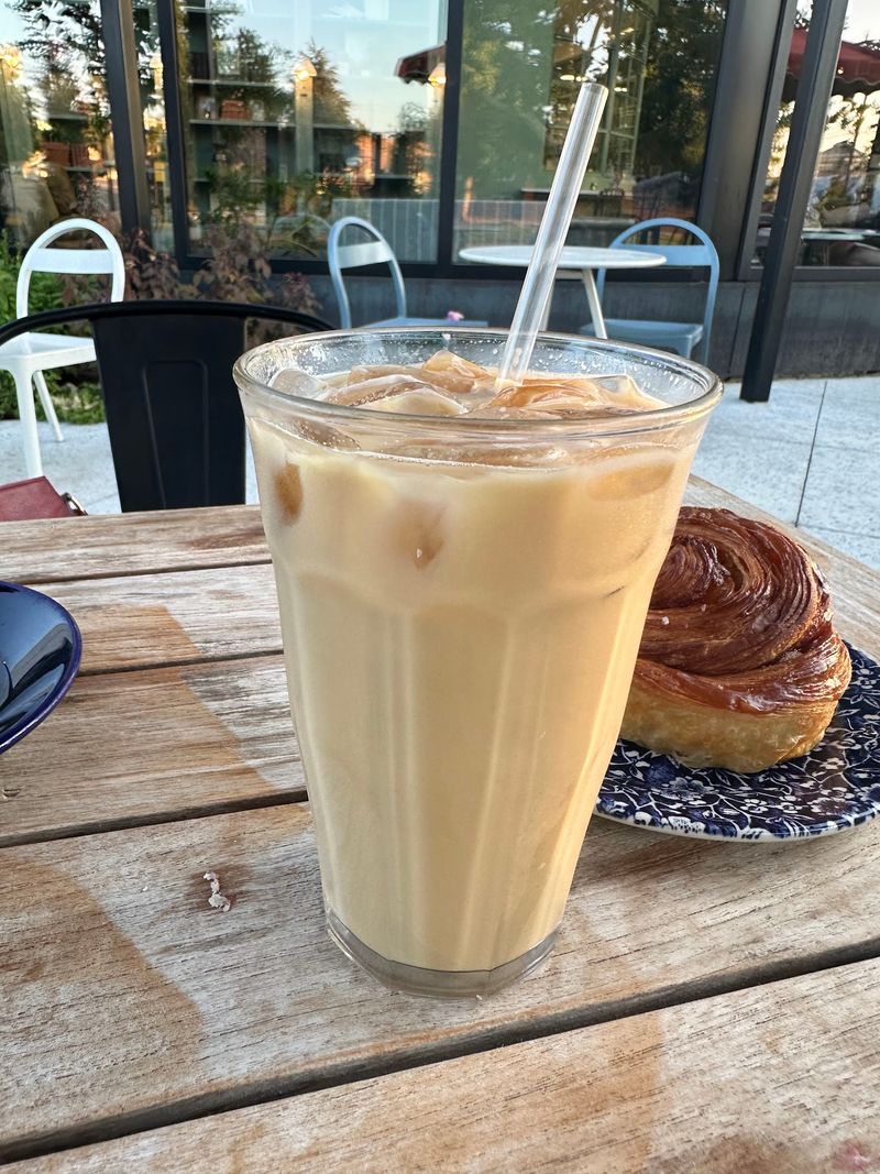 Coffee That Completes the Order Coffee That Completes the Order