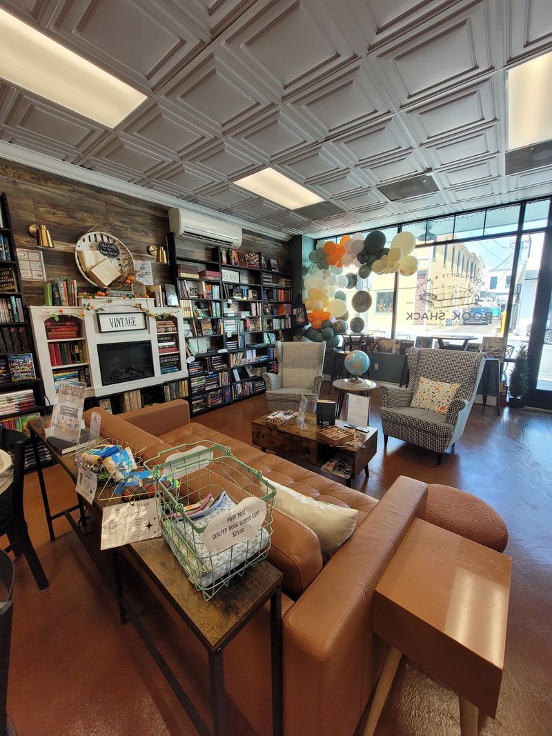 Comfortable Seating That Invites You to Stay a While Comfortable Seating That Invites You to Stay a While