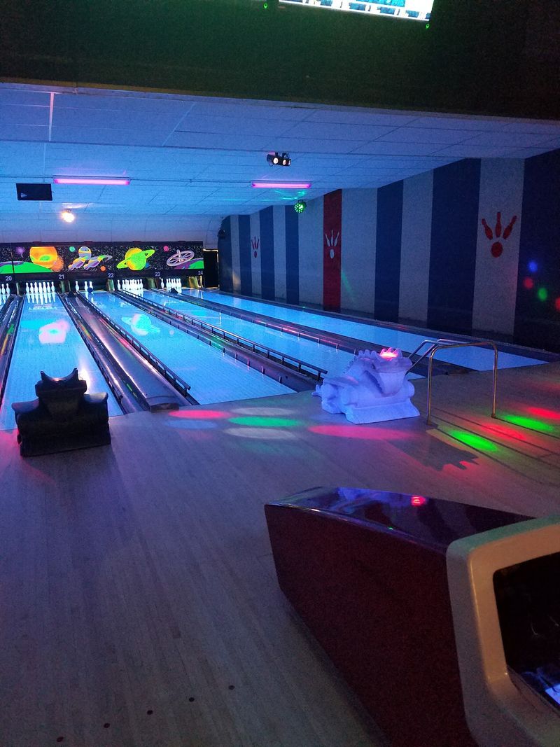 Cosmic Bowling Turns an Ordinary Night Into Something Else