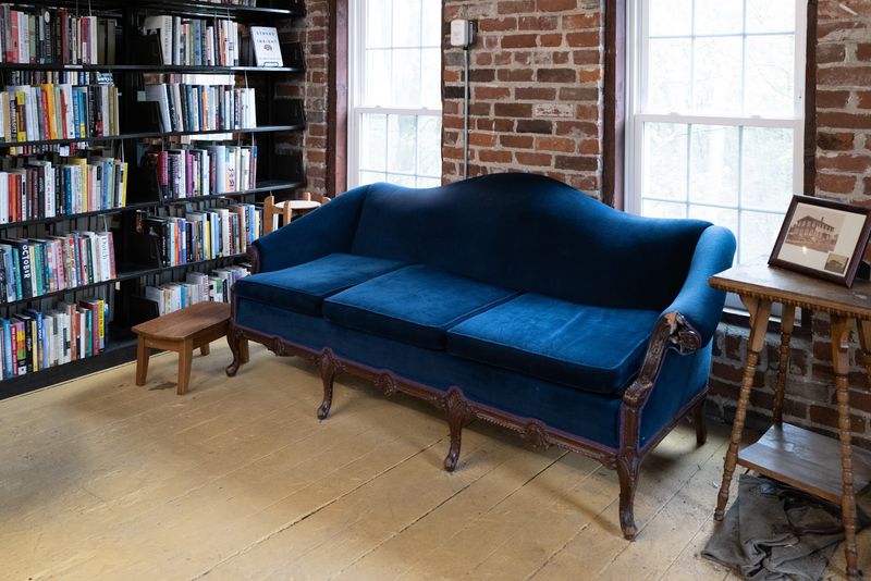 Cozy Corners Made for Lingering Cozy Corners Made for Lingering