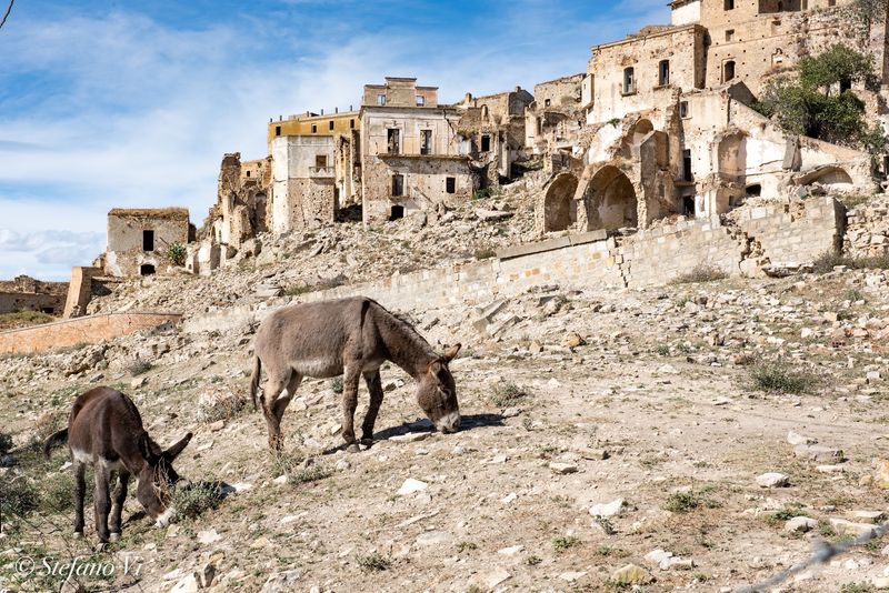 Craco, Matera, Basilicata, Italy Craco, Matera, Basilicata, Italy