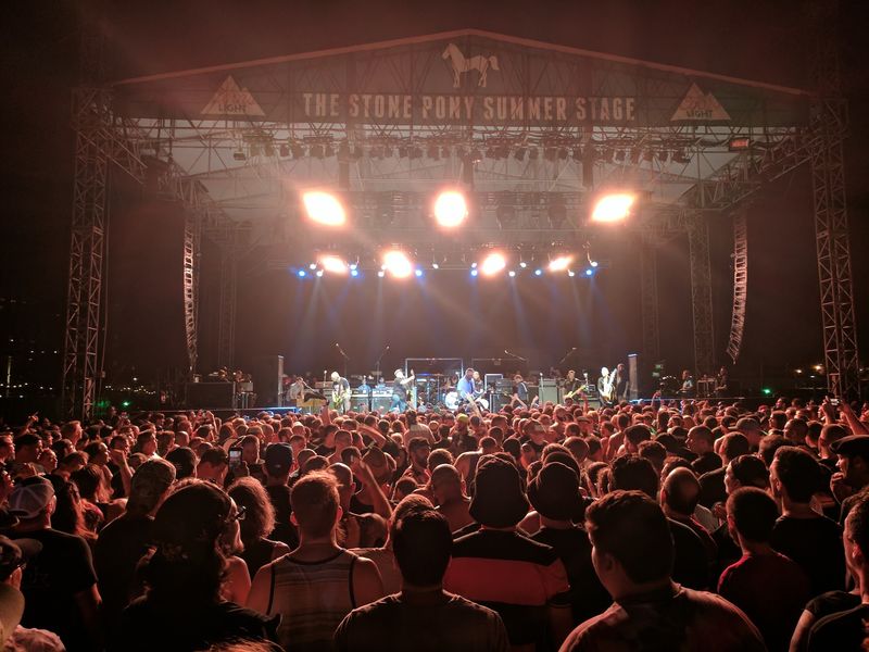 Crowds That Come With The Legend Crowds That Come With The Legend