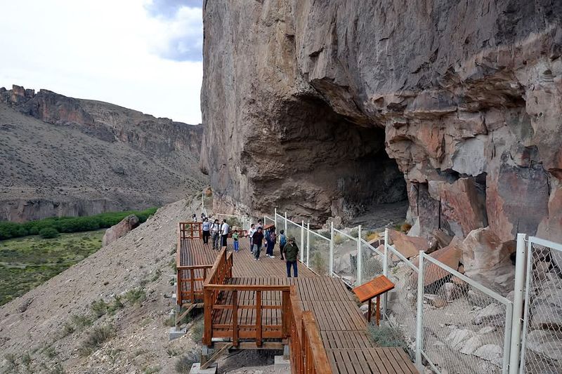 Cueva de las Manos, Argentina Cueva de las Manos, Argentina