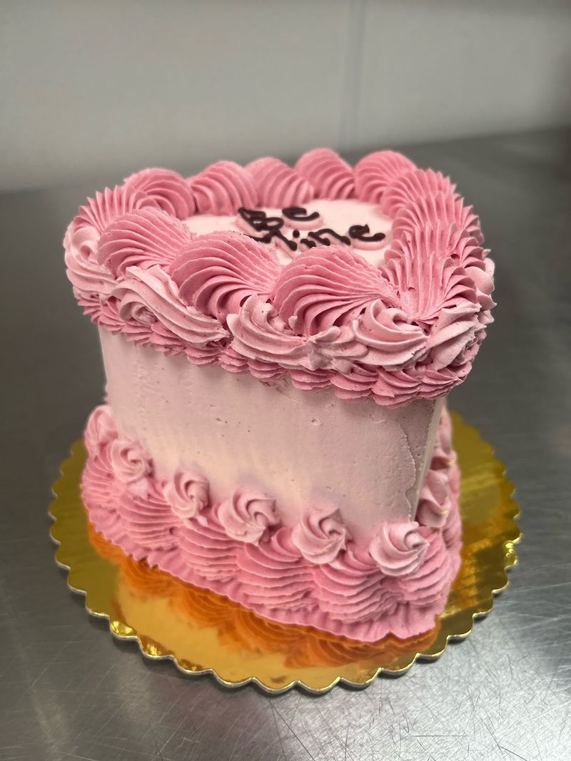 Custom Cakes for Big Moments Custom Cakes for Big Moments