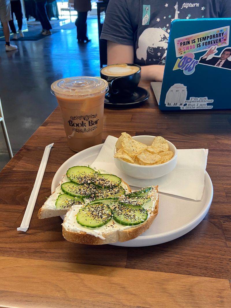 Delicious Food That Goes Beyond Typical Cafe Fare Delicious Food That Goes Beyond Typical Cafe Fare