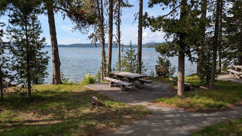 Diamond Lake Resort and Campground: Where to Stay Right on the Water
