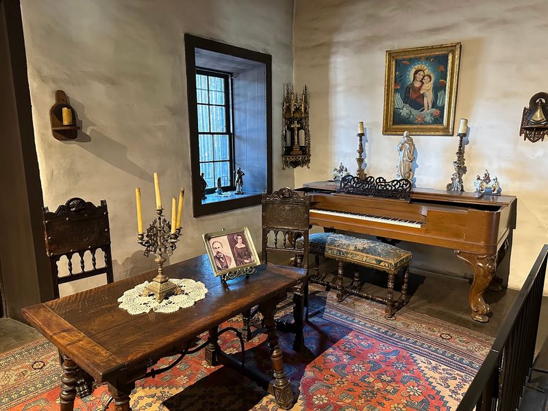 Docents Who Bring the History to Life Docents Who Bring the History to Life