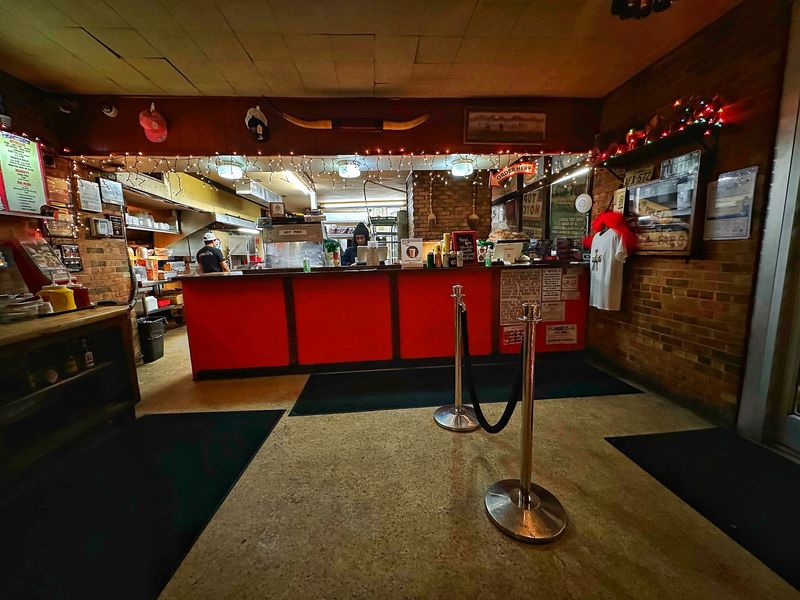 Eating Inside: The Retro Dining Room Eating Inside: The Retro Dining Room