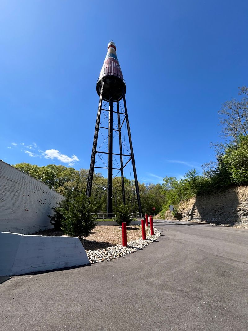 Essential Stop for Route 66 Enthusiasts Essential Stop for Route 66 Enthusiasts