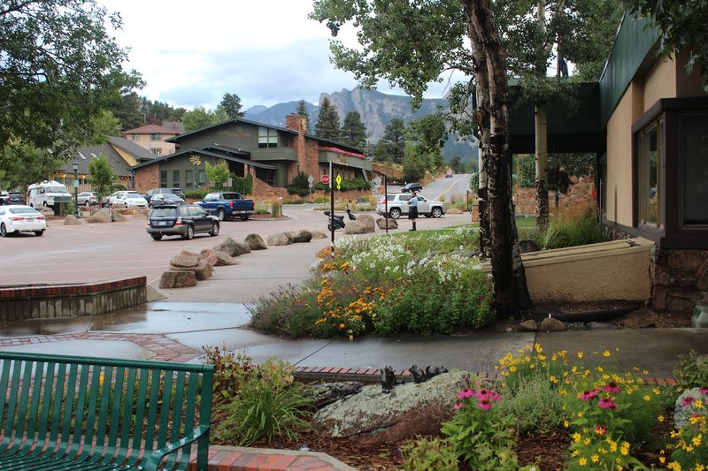Estes Park, Colorado, Races Coffins at Frozen Dead Guy Days