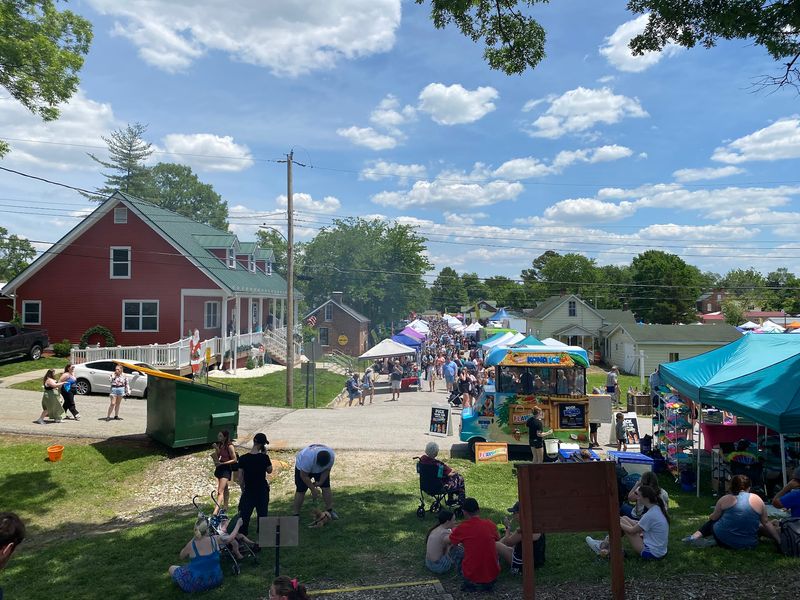 Festivals and Seasonal Events That Fill the Calendar Festivals and Seasonal Events That Fill the Calendar