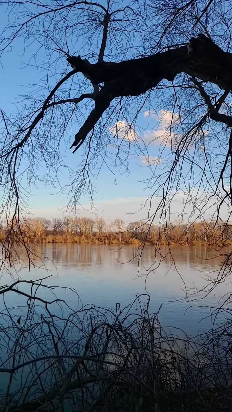 Fishing the Lake and the Wabash River Corridor Fishing the Lake and the Wabash River Corridor
