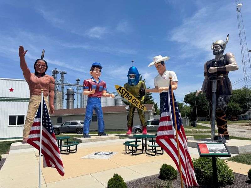 Four Magnificent Giants Stand Guard Outside Year-Round Four Magnificent Giants Stand Guard Outside Year-Round