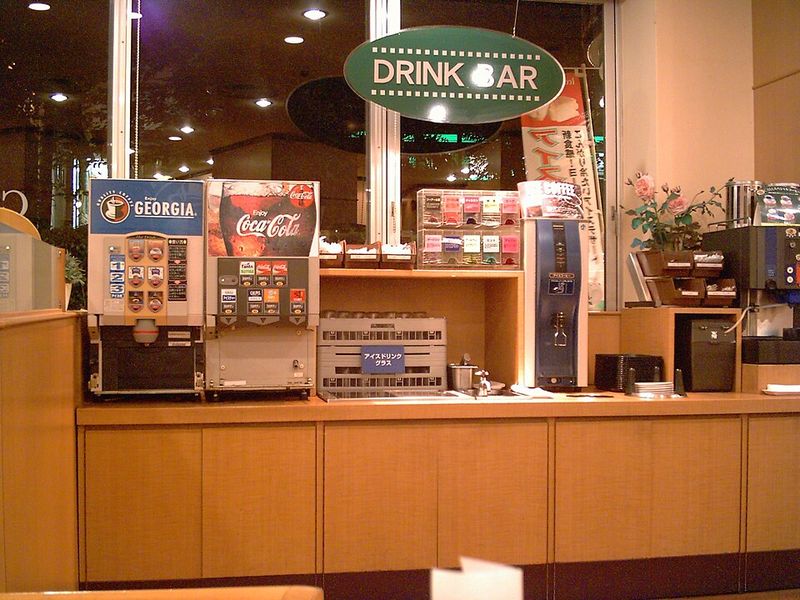 Free Drink Refills Are Common at Restaurants Free Drink Refills Are Common at Restaurants