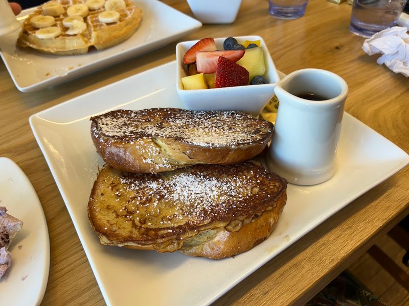 French Toast and Quiche for the Non-Bagel Crowd French Toast and Quiche for the Non-Bagel Crowd