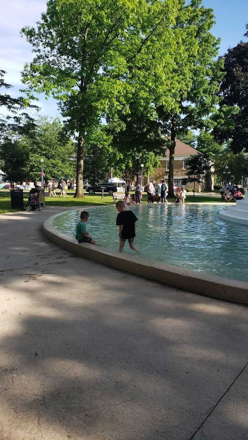 Fridays at the Fountain and the Summer Concert Tradition Fridays at the Fountain and the Summer Concert Tradition