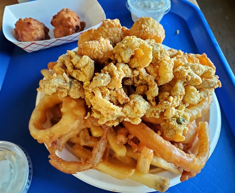 Fried Clams That Earn the Reputation Fried Clams That Earn the Reputation