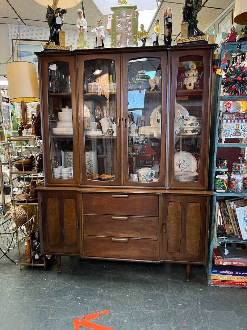 Furniture Finds That Range From Farmhouse to Mid-Century Furniture Finds That Range From Farmhouse to Mid-Century