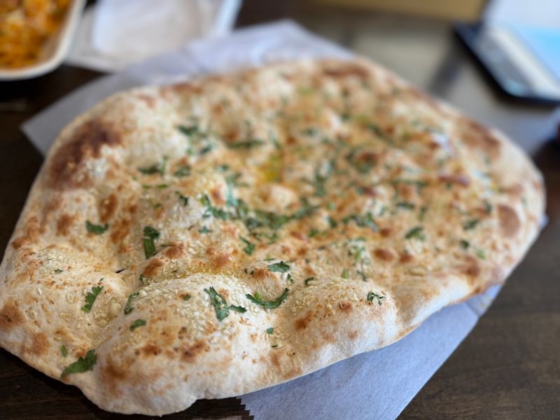 Garlic Naan That Earns Its Reputation