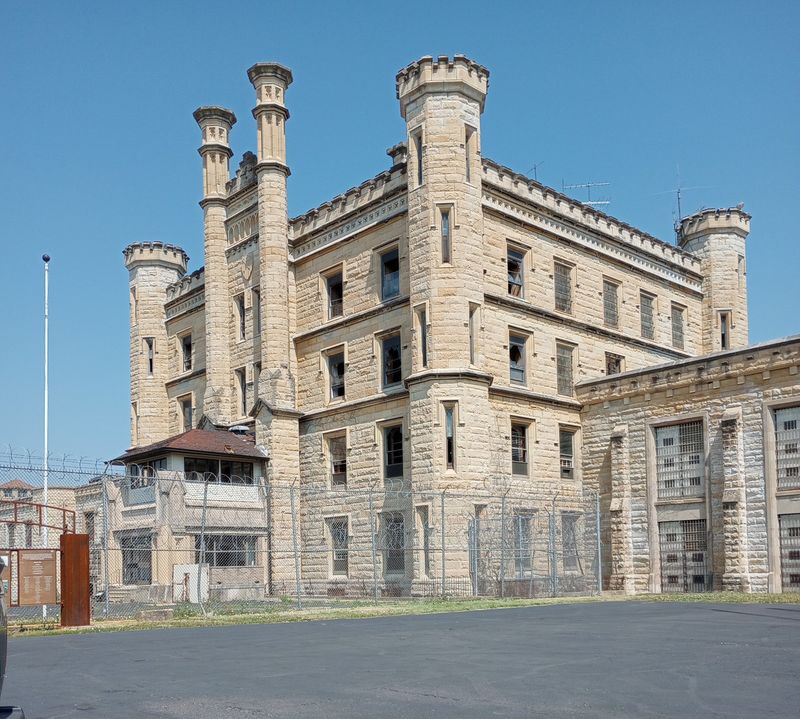 Gothic Architecture Makes It Look Like a Castle Gothic Architecture Makes It Look Like a Castle