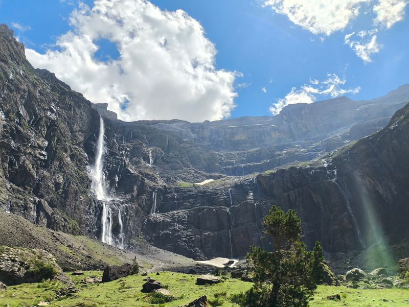 Grande Cascade de Gavarnie, France Grande Cascade de Gavarnie, France
