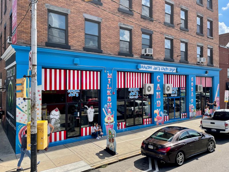Grandpa Joe's Candy Shop, Pittsburgh, Pennsylvania Grandpa Joe's Candy Shop, Pittsburgh, Pennsylvania