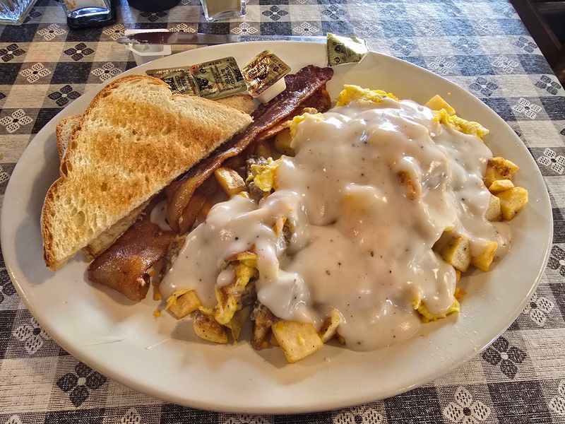 Gravy So Good You Might Bring a Thermos Gravy So Good You Might Bring a Thermos