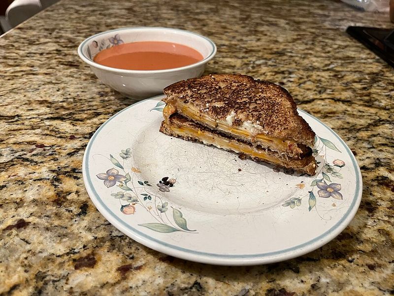 Grilled Cheese and Tomato Soup Grilled Cheese and Tomato Soup