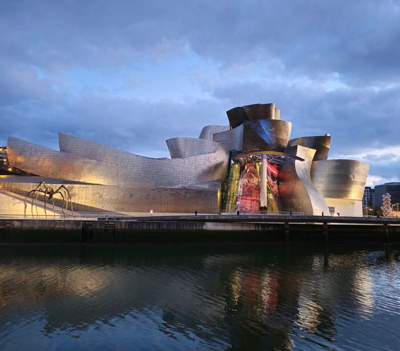 Guggenheim Museum Bilbao, Bilbao, Basque Country, Spain Guggenheim Museum Bilbao, Bilbao, Basque Country, Spain