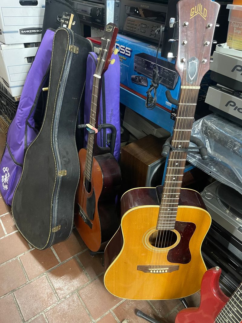 Guitars In The Mix Guitars In The Mix