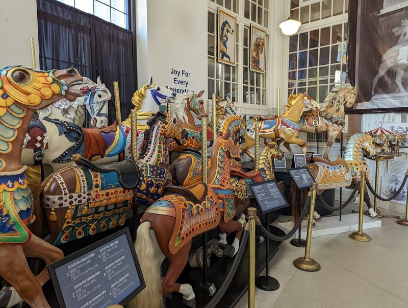 Hand-Carved Animals from Around the World Hand-Carved Animals from Around the World