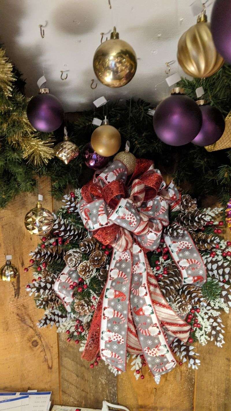 Handmade Wreaths, Ribbons And Bows Handmade Wreaths, Ribbons And Bows