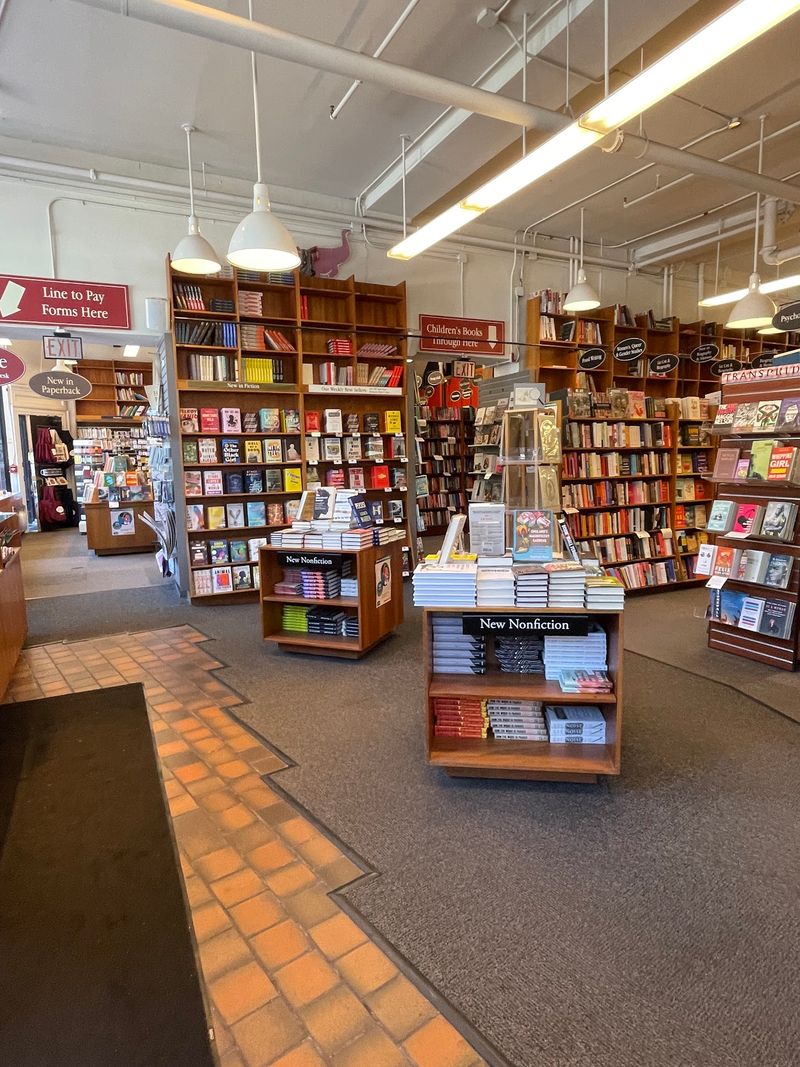 Harvard Book Store, Cambridge Harvard Book Store, Cambridge