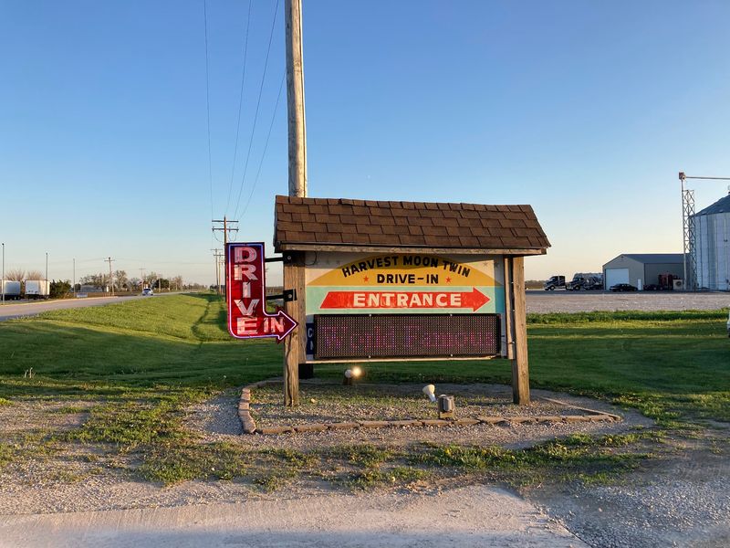 Harvest Moon Twin Drive-In (Gibson City) Harvest Moon Twin Drive-In (Gibson City)
