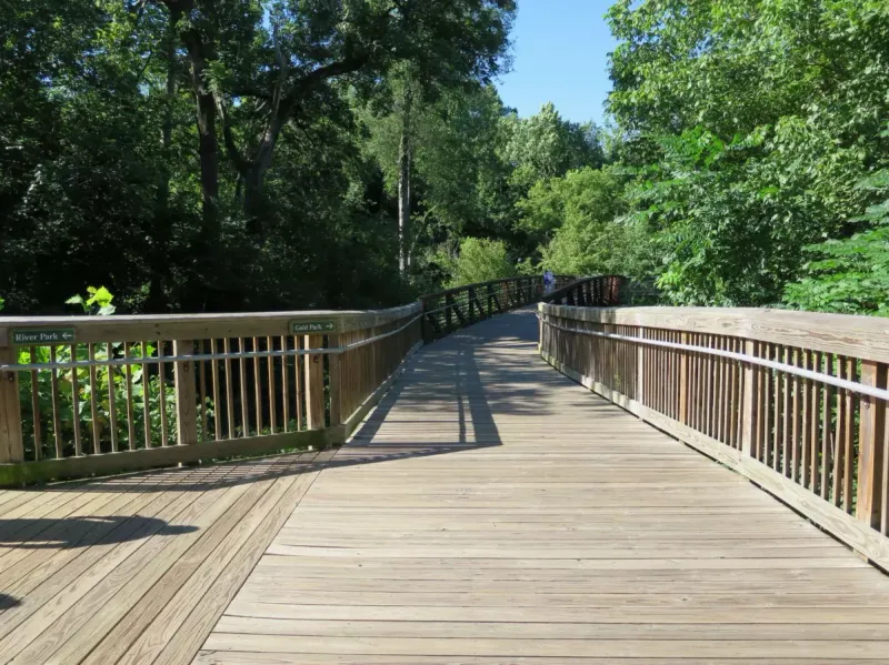 Hillsborough Riverwalk Offers a Low-Cost Eno River Afternoon Hillsborough Riverwalk Offers a Low-Cost Eno River Afternoon