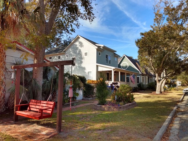 Historic Cottages and Oak-Shaded Sidewalks