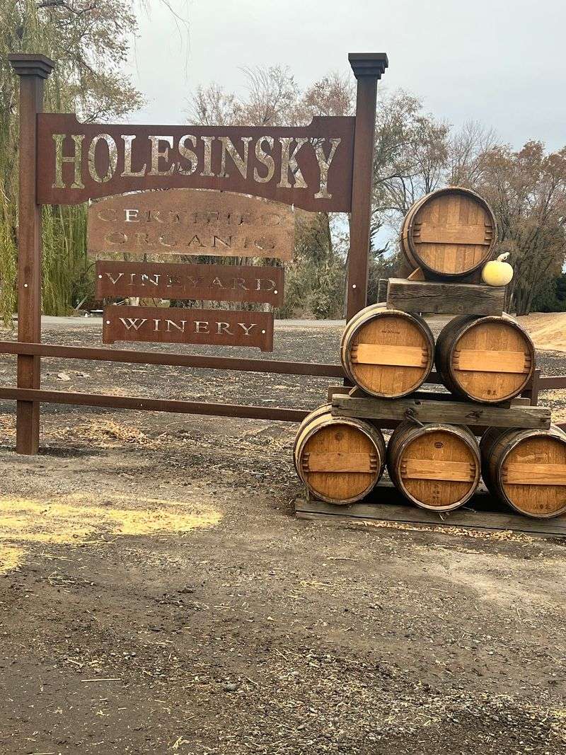 Holesinsky Vineyard and Winery, Buhl, Idaho Holesinsky Vineyard and Winery, Buhl, Idaho