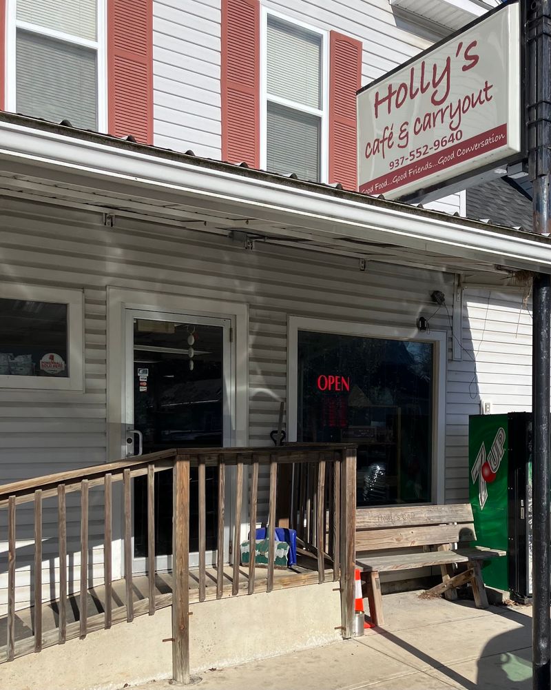 Holly's Cafe & Carryout, Casstown