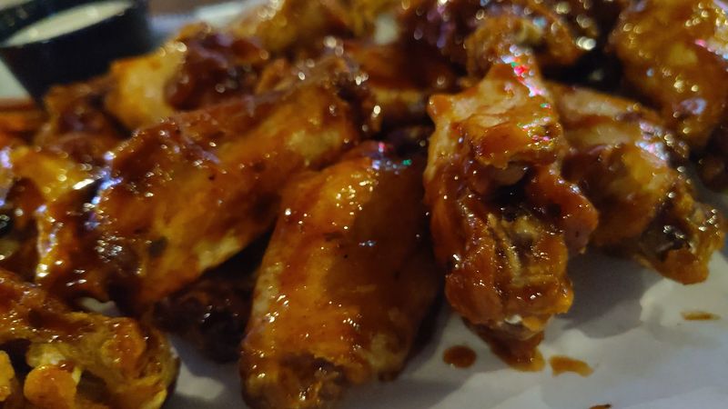 Honey Hot Wings That Steal the Show Honey Hot Wings That Steal the Show