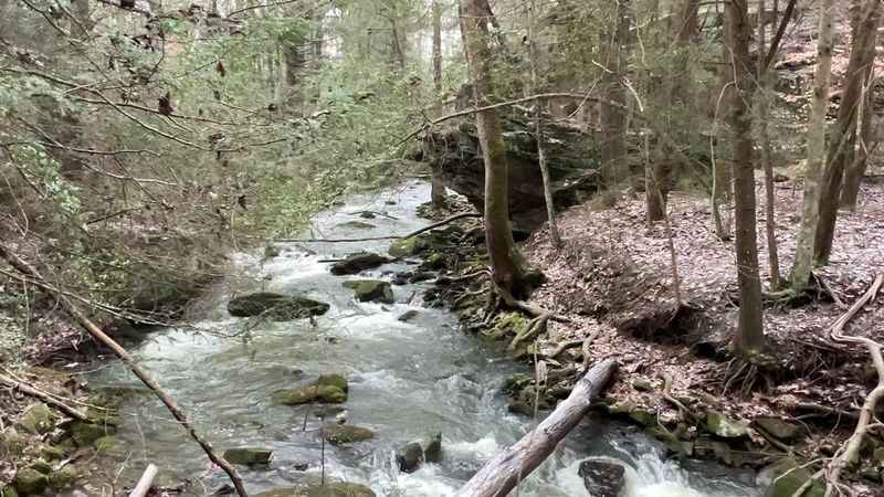 Hours, Parking, and Trailhead Perks