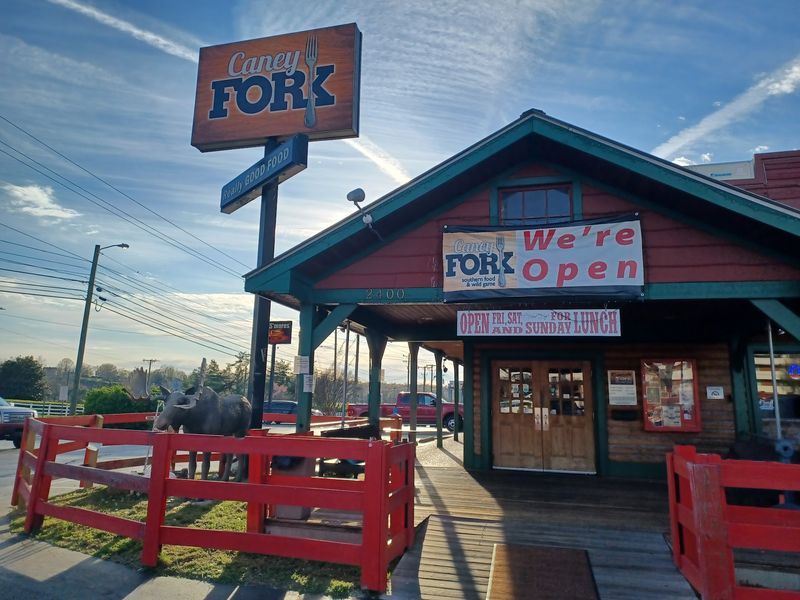 Hours, Prices, and Making the Trip Hours, Prices, and Making the Trip